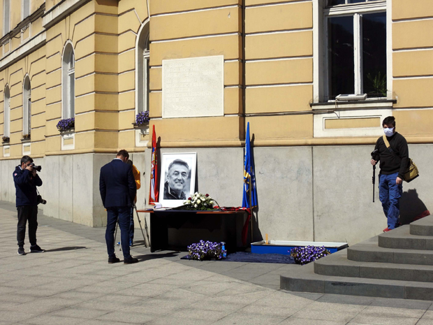 Тужан дан у Ужицу: Ере се опраштају од свог вољеног Антаре (ФОТО)